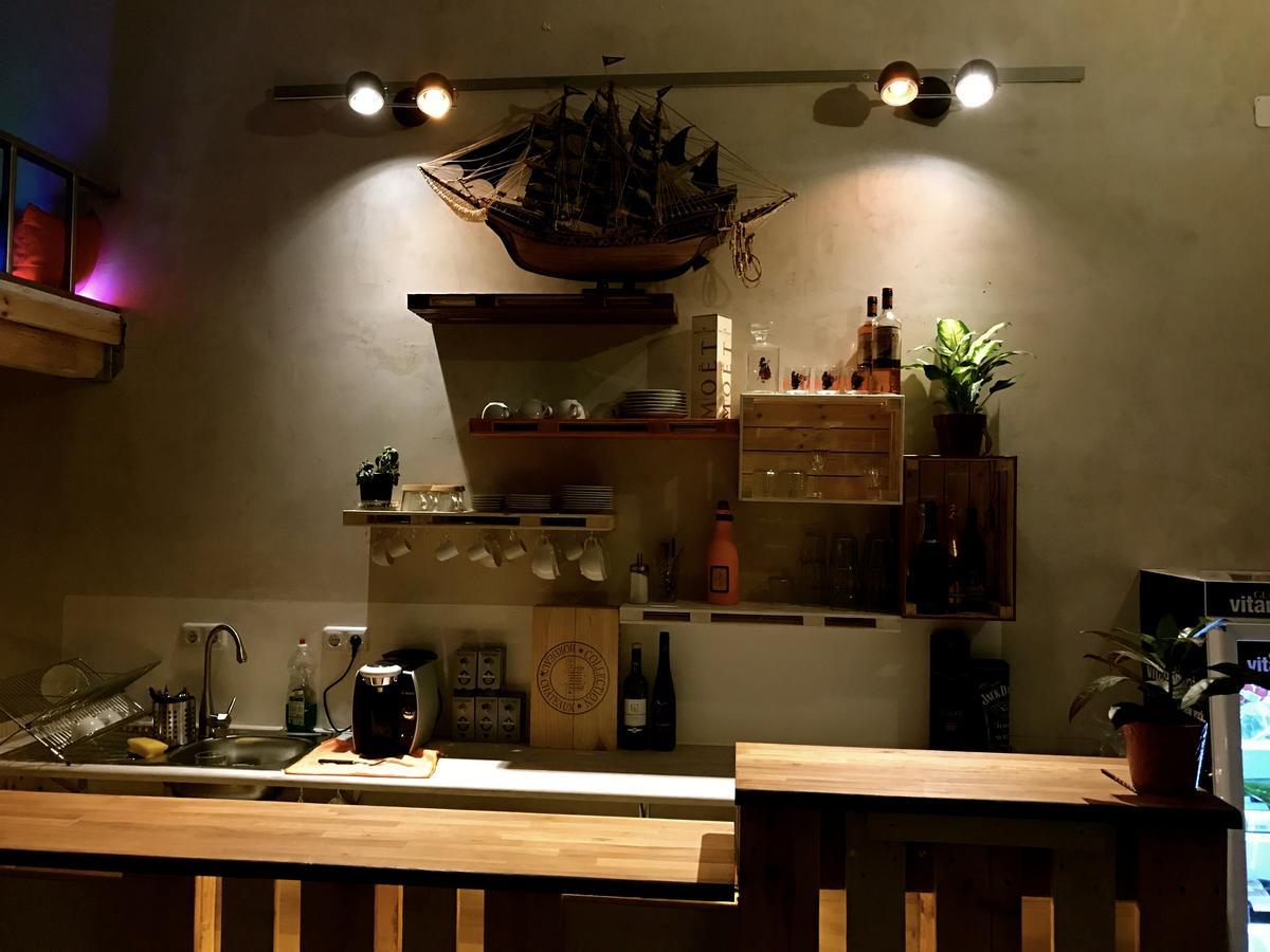 Minihostel 12Monkeys Kudamm เบอร์ลิน ภายนอก รูปภาพ