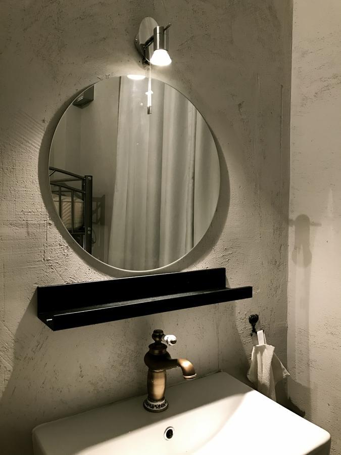 Minihostel 12Monkeys Kudamm เบอร์ลิน ภายนอก รูปภาพ